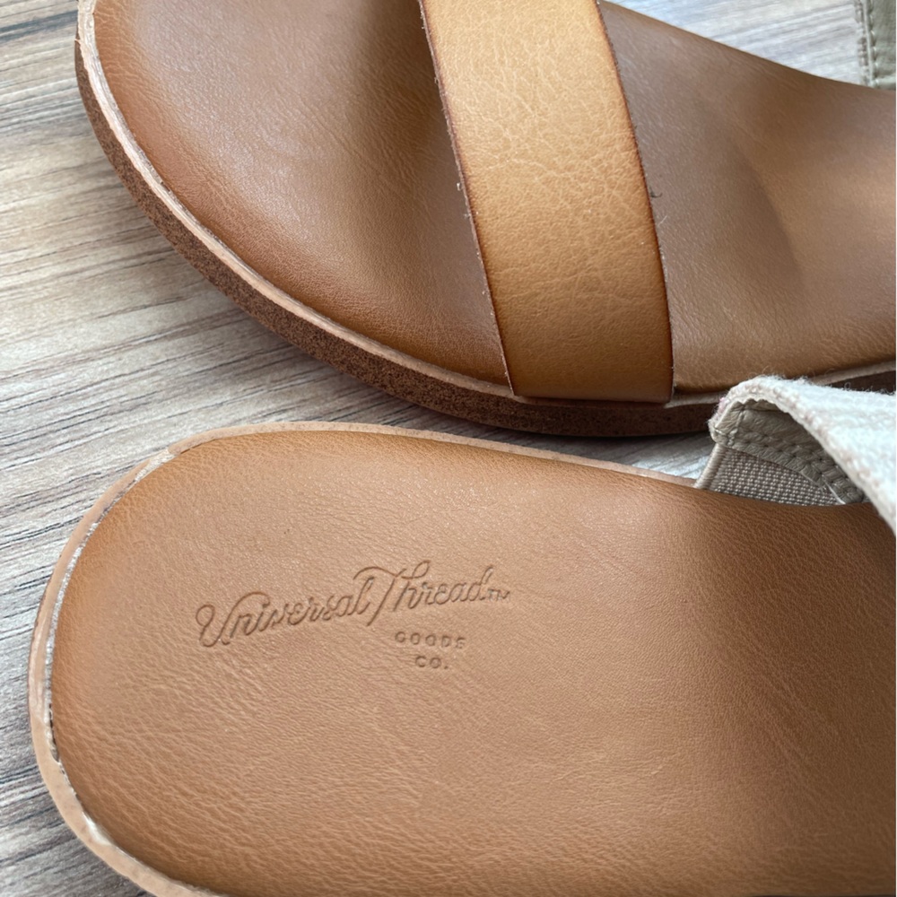 Universal Thread Beige Sandals - Picture 4 of 5